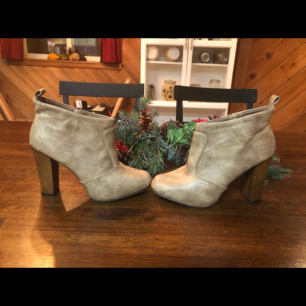 Sassy high heeled boots